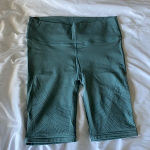 Lululemon shorts 10